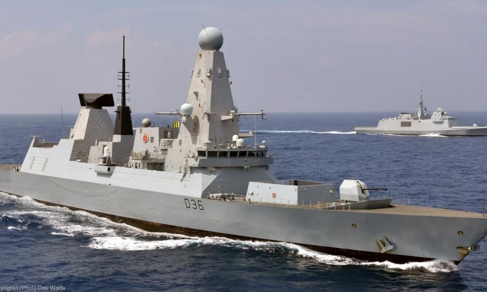 ''Κατηγορώ'' Ρωσίας εναντίον του Βρετανού ΥΠΑΜ για την παραβίαση των ρωσικών χωρικών υδάτων